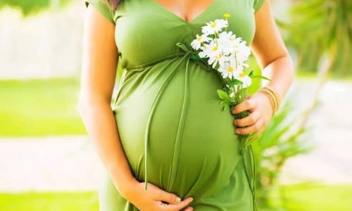 孕妇大腿内侧黑线是什么-孕妇后大腿根部黑黑的-怀孕时大腿内侧有黑色的小疙瘩怎么回事,中国孕妇大腿内侧黑线网站